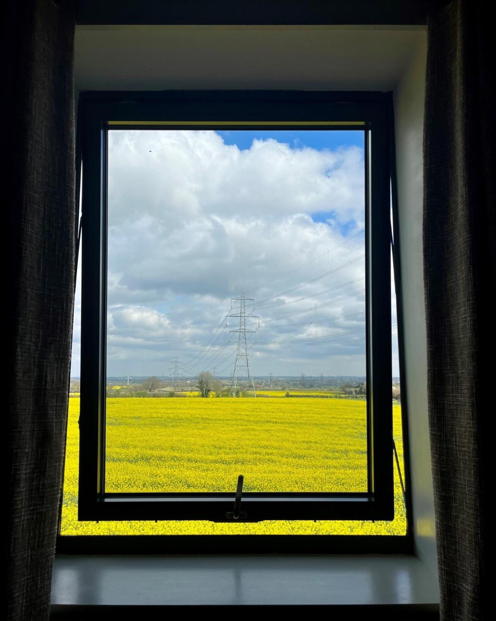 Lazaat Hotel Skidby Buitenkant foto