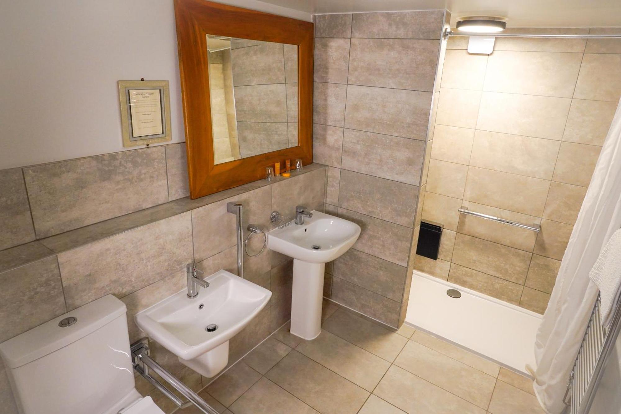 Lazaat Hotel Skidby Buitenkant foto