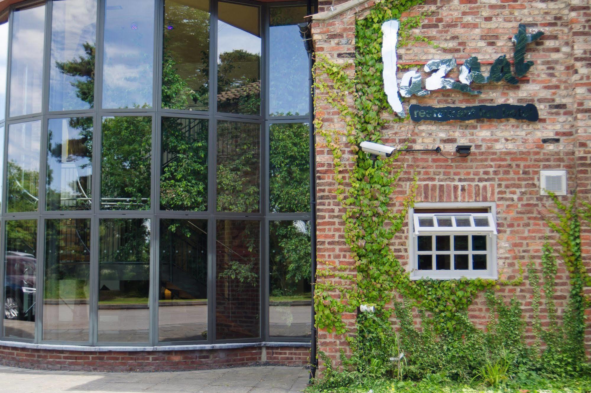 Lazaat Hotel Skidby Buitenkant foto